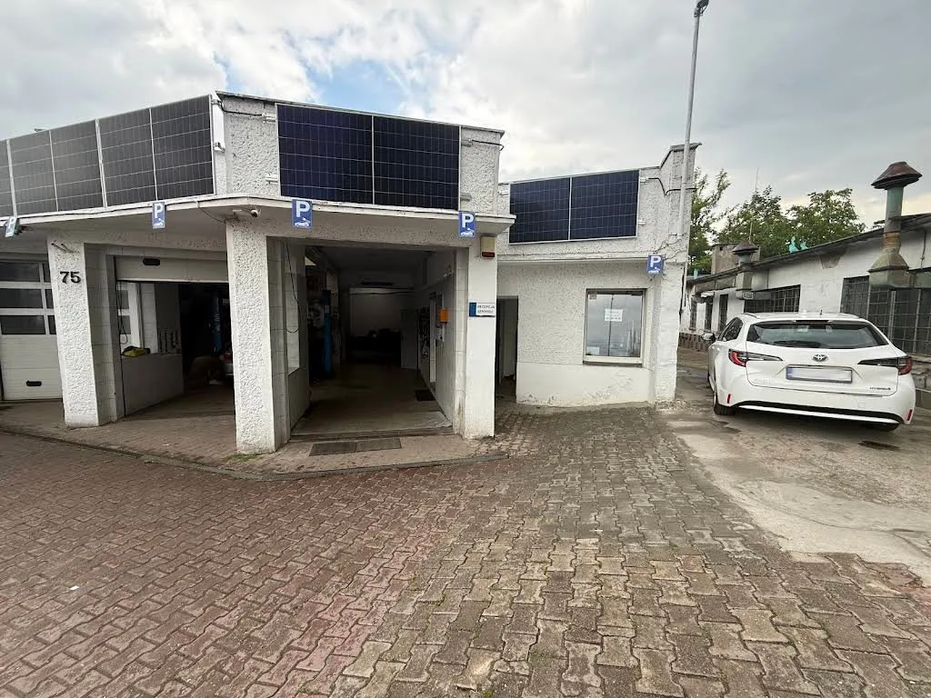 Serwis samochodowy Ozana Auto we Wrocławiu przy ul. Żmigrodzkiej